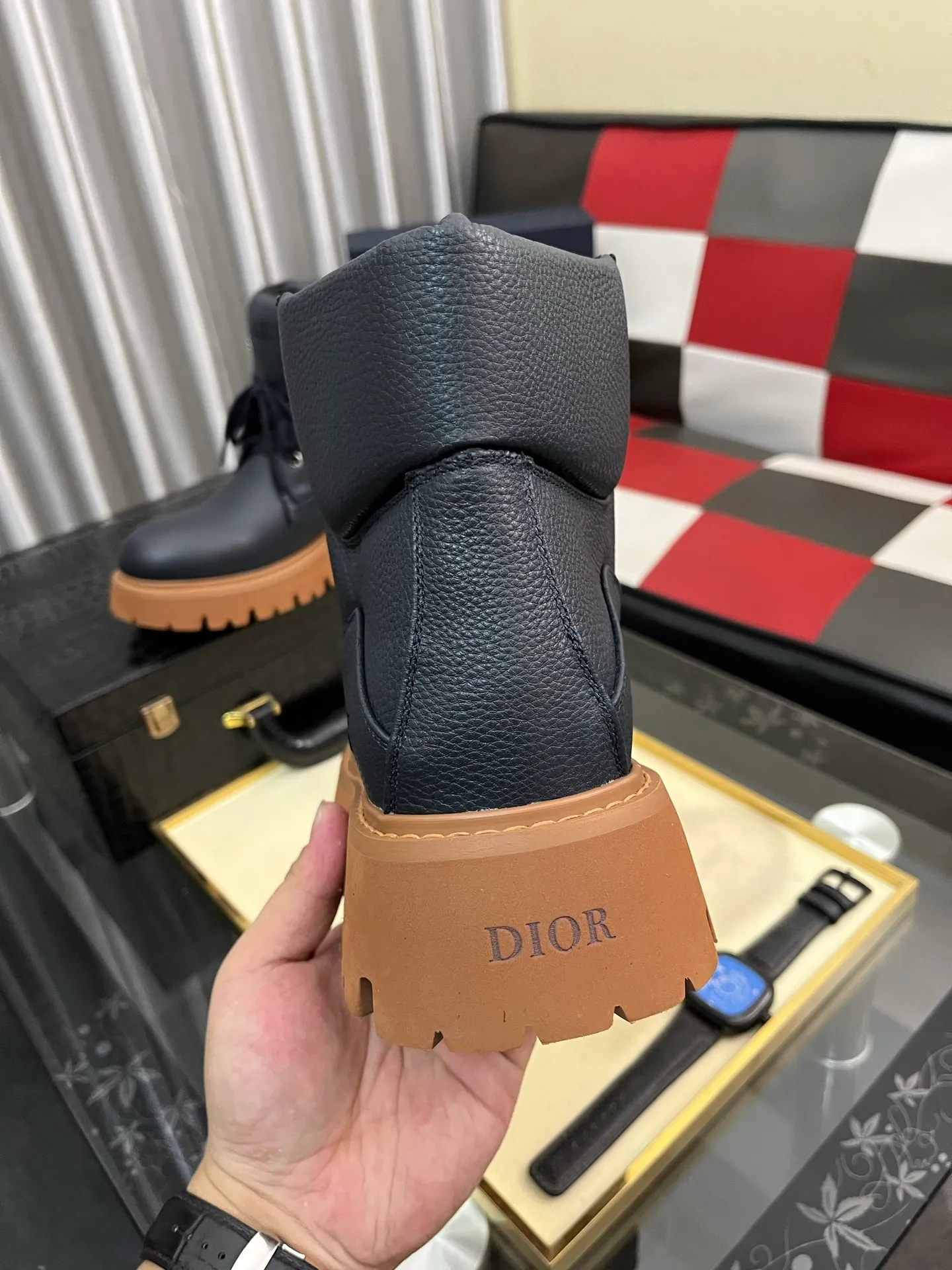 Men's shoes 💰: 560⌚️⌚️Dior top crafts Dior high-top boots counter synchronizes with the original factory configuration, original cowhide patchwork fabric imported from Italy, breathable and comfortable imported water-dyed cow lining, sole: original factory special original sole super comfortable, original factory with single goods high quality, you can enter and exit the counter at will, welcome to compare and synchronize with the counter, code number: 38-44